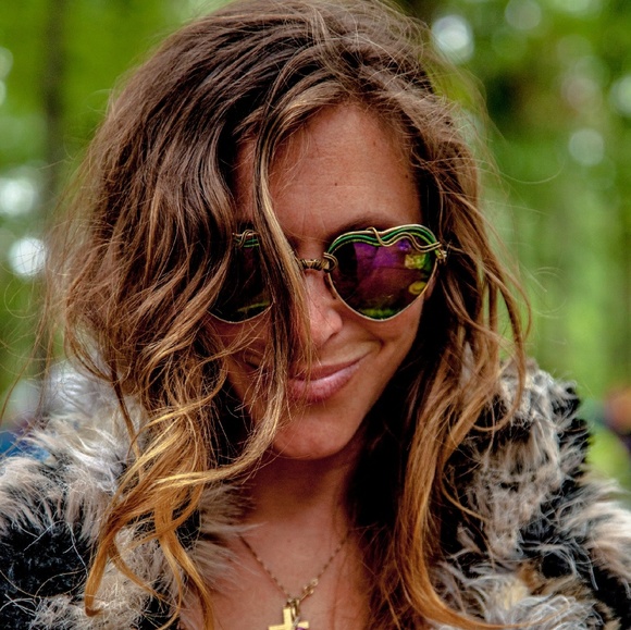 Meet your Posher, Lori - Picture 1 of 8